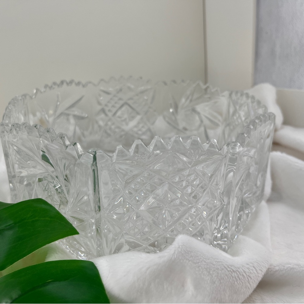 LEAD CRYSTAL BEAUTIFUL DETAILED HEAVY WEIGHT HIGH QUALITY OCTAGONAL ETCHED BOWL
